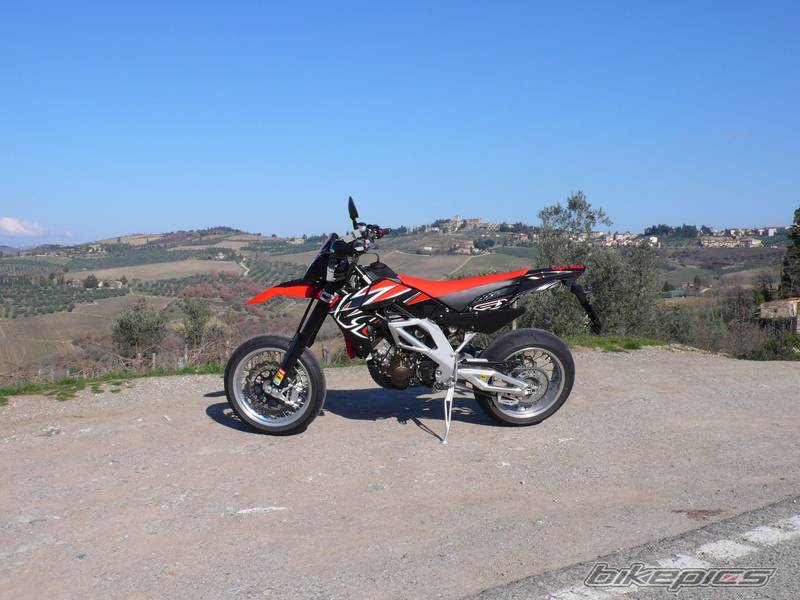 Illustration for article titled My love story with an Aprilia (well two actually)